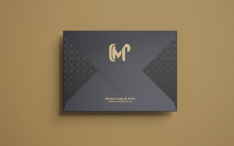 envelope_mockup_3psd